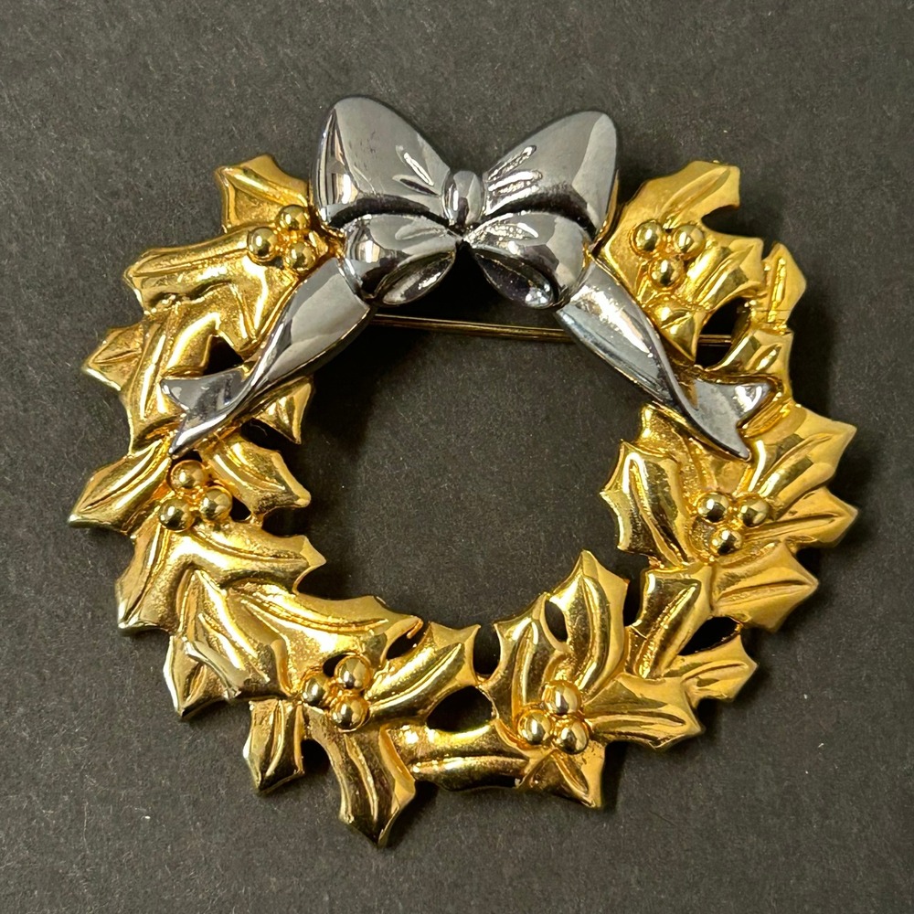 Vintage Liz Claiborne Wreath Brooch Womens OS Gold Silver Excellent Holiday LC